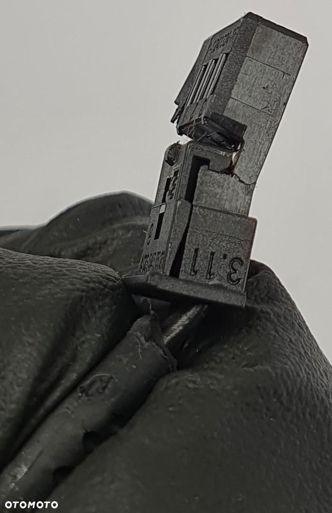 WZMACNIACZ ANTENY MERCEDES W204 A2048270548 - 4