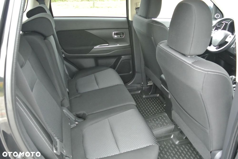 Mitsubishi Outlander 2.0 Intense 4WD CVT - 18