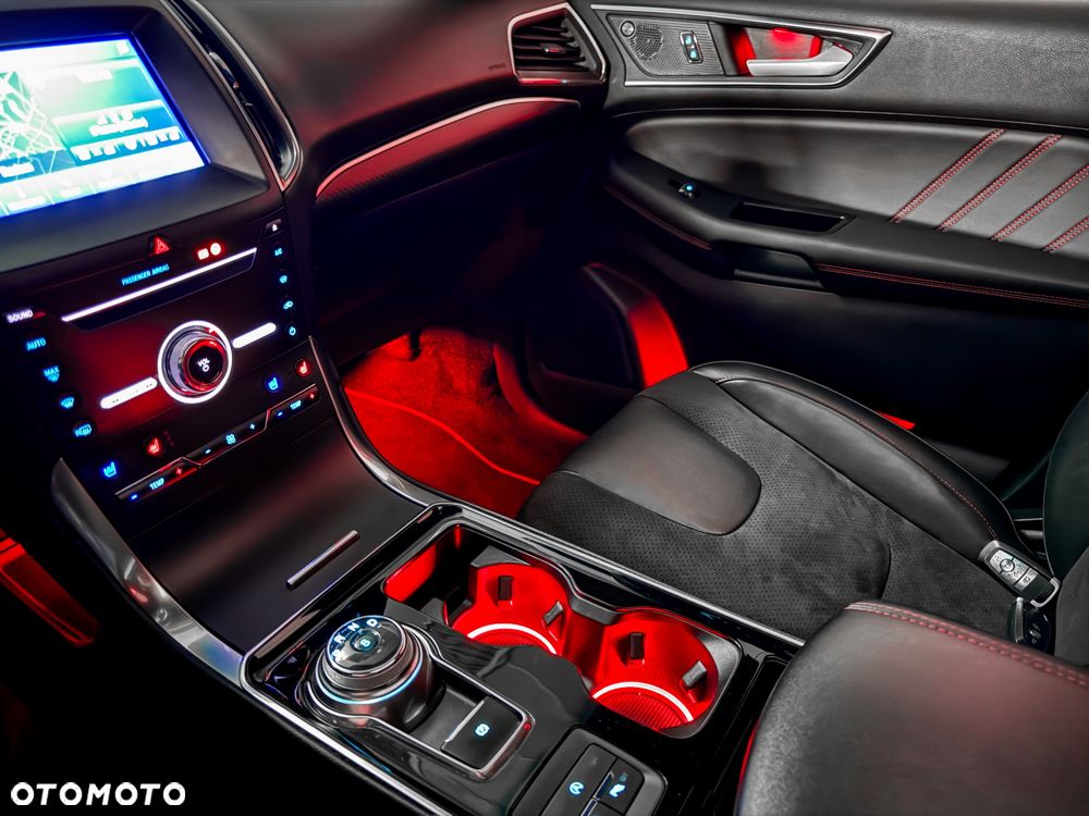 Ford Edge 2.0 EcoBlue Twin-Turbo 4WD ST-Line - 24