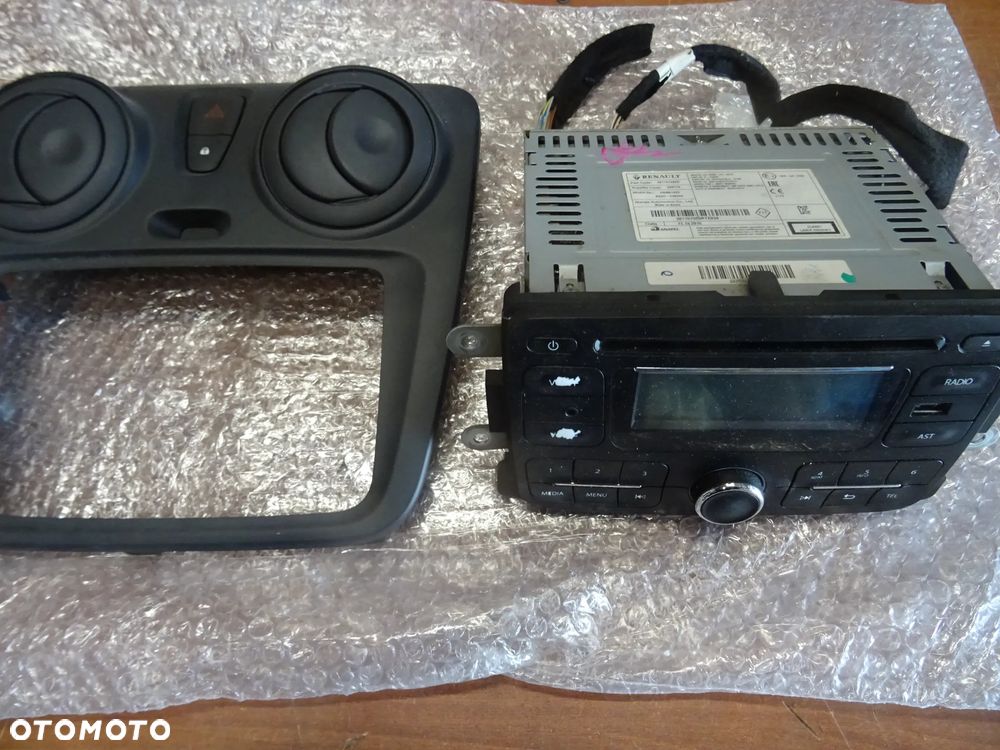 DACIA LODGY DOKKER CD RADIO + RAMKA ORYGINAL ROWNIEZ GLOSNIKI  CZESCI ROZNE