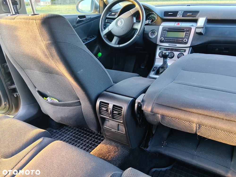 Volkswagen Passat 2.0 TDI Trendline - 17