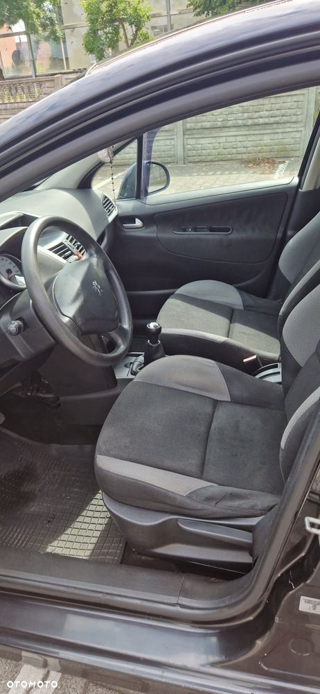 Peugeot 207 - 2