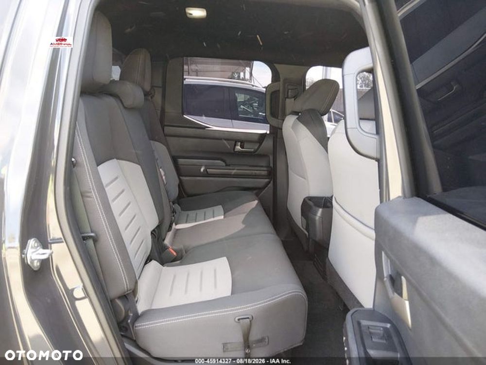 Toyota Tacoma - 14