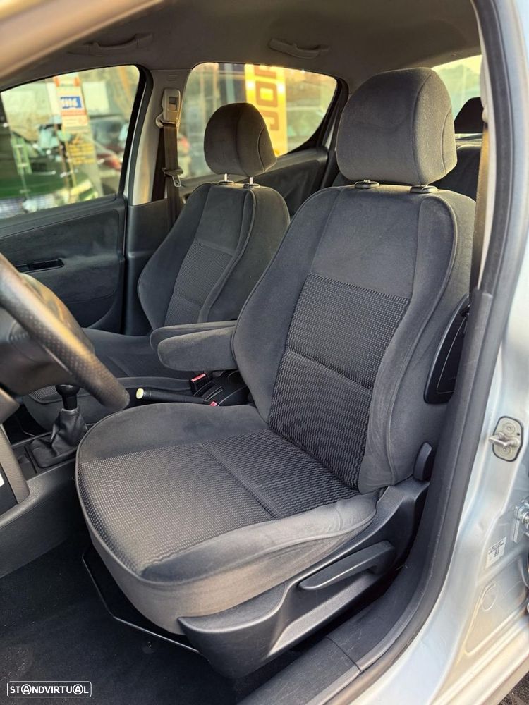 Peugeot 207 1.4 HDi Premium - 26