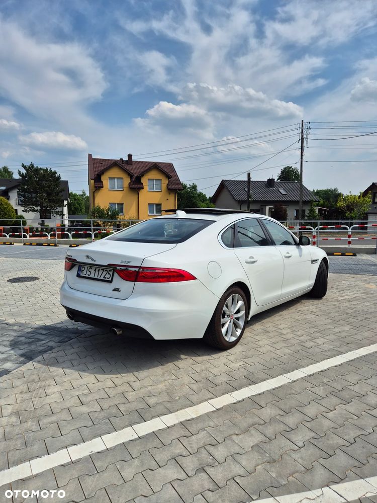 Jaguar XF 2.0 T AWD Prestige - 3