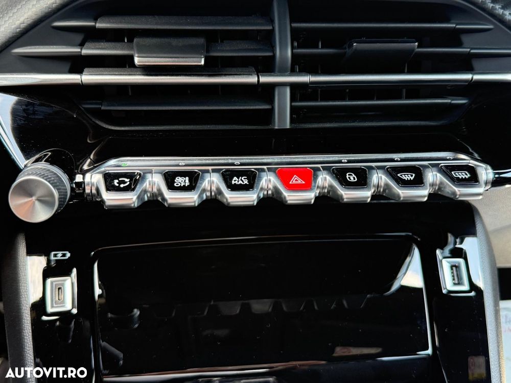 Peugeot 2008 PureTech 130 EAT8 GT Exclusive - 20