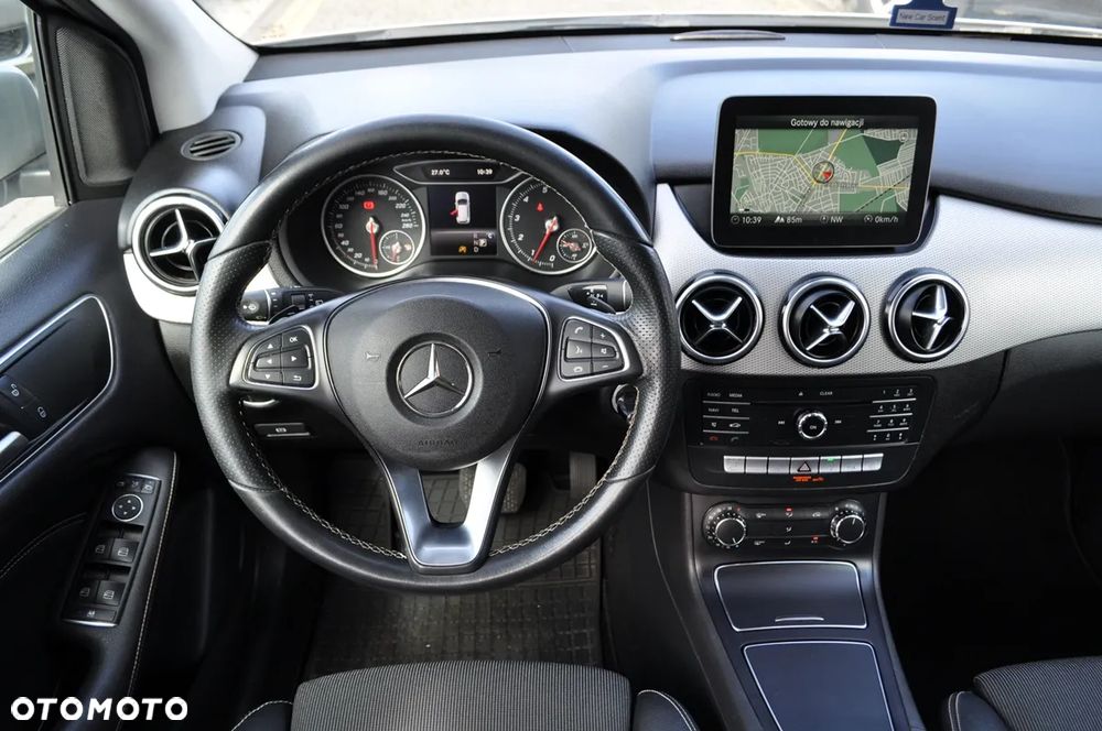 Mercedes-Benz Klasa B 200 7G-DCT UrbanStyle Edition - 24