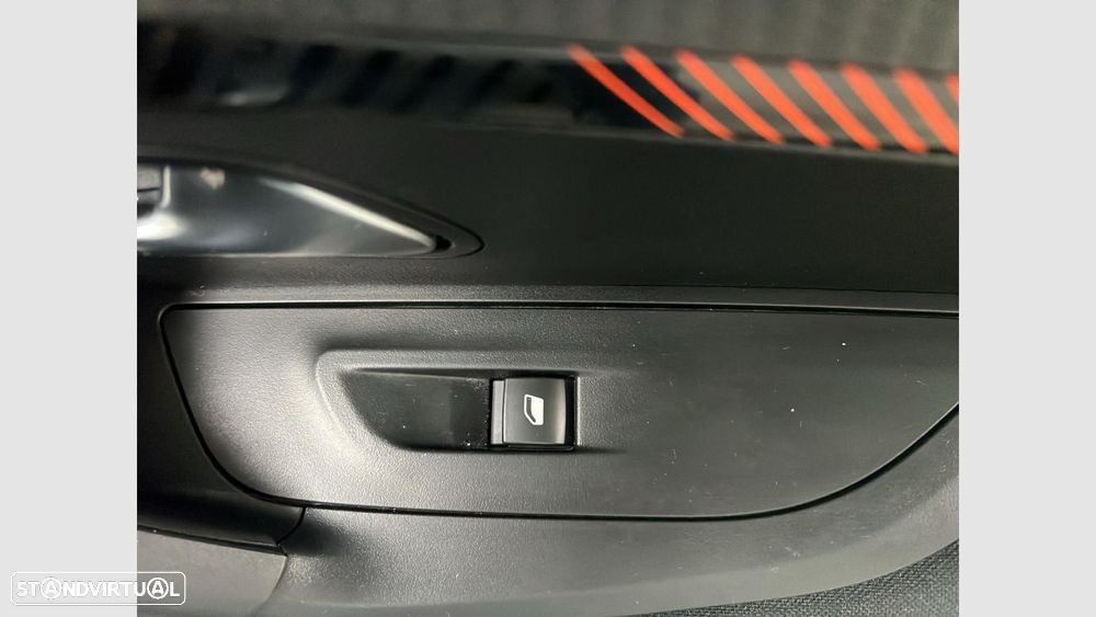 Peugeot 2008 1.2 PureTech Active Pack - 20