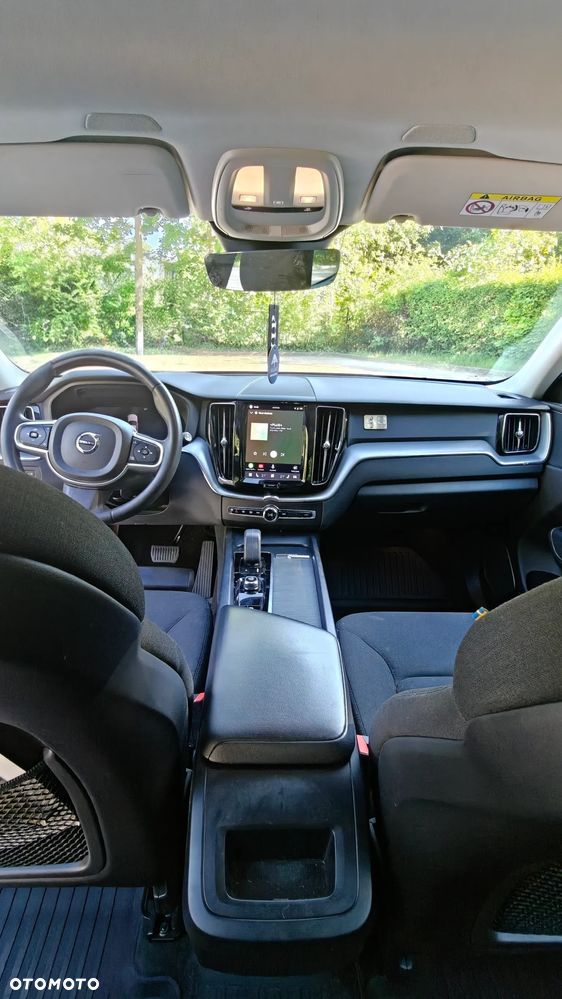 Volvo XC 60 B4 D AWD Momentum Pro - 8