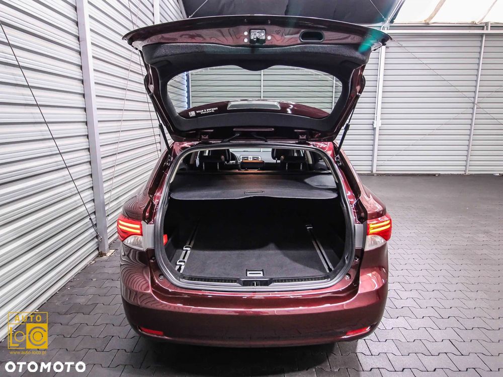 Toyota Avensis 2.0 D-4D Premium - 13