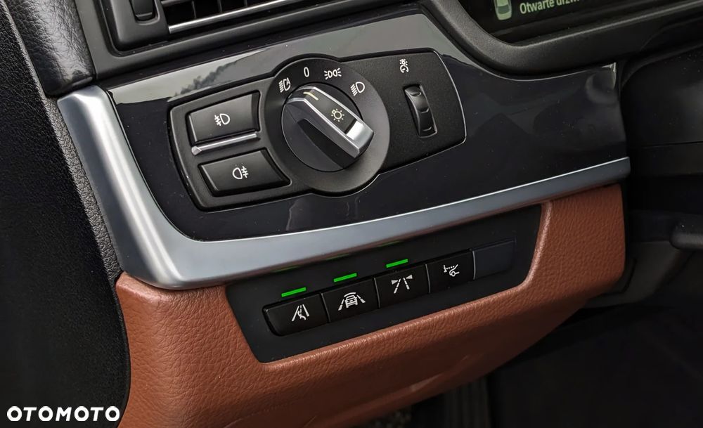 BMW Seria 5 525d xDrive Sport-Aut Luxury Line - 15