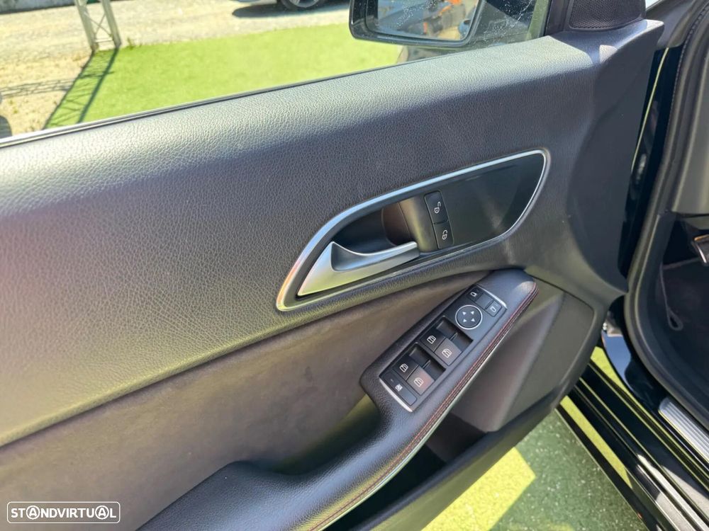 Mercedes-Benz CLA 180 d Shooting Brake AMG Line - 33
