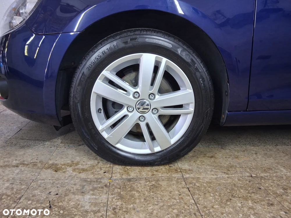 Volkswagen Golf 2.0 TDI DPF MATCH - 16