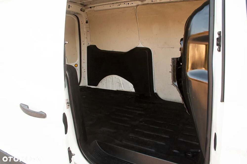 Ford Transit Connect - 23