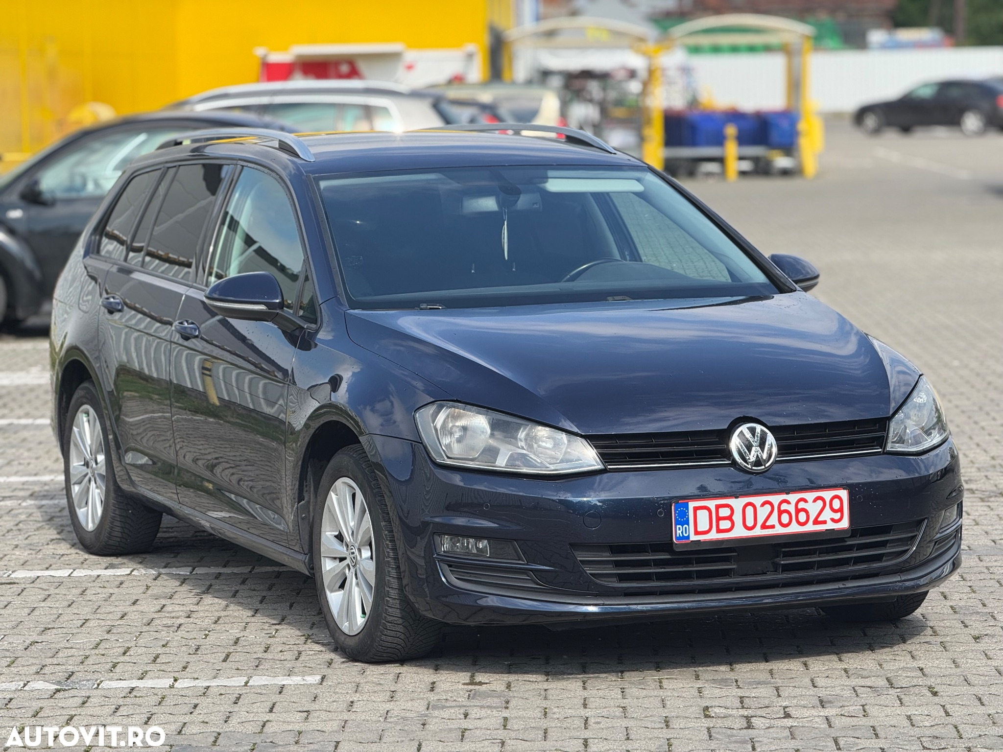 Volkswagen Golf 1.6 BlueTDI DSG Comfortline - 2