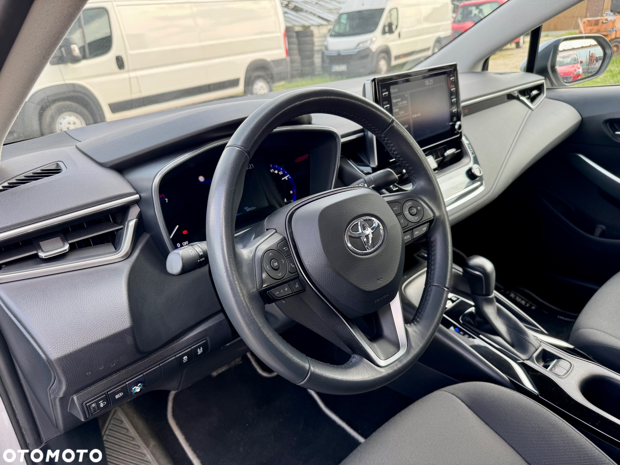 Toyota Corolla 1.8 Hybrid Comfort - 6