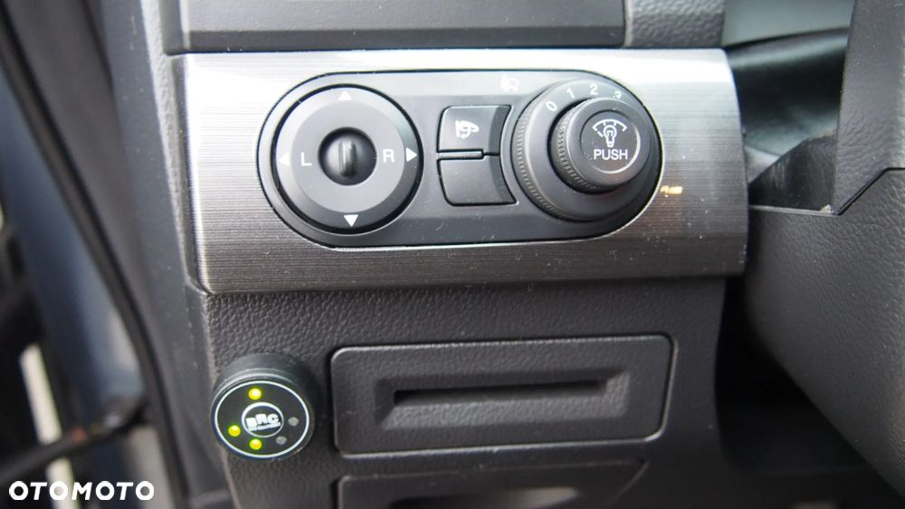 Chevrolet Captiva 2.4 2WD 7 Sitzer LS Family Edition - 27