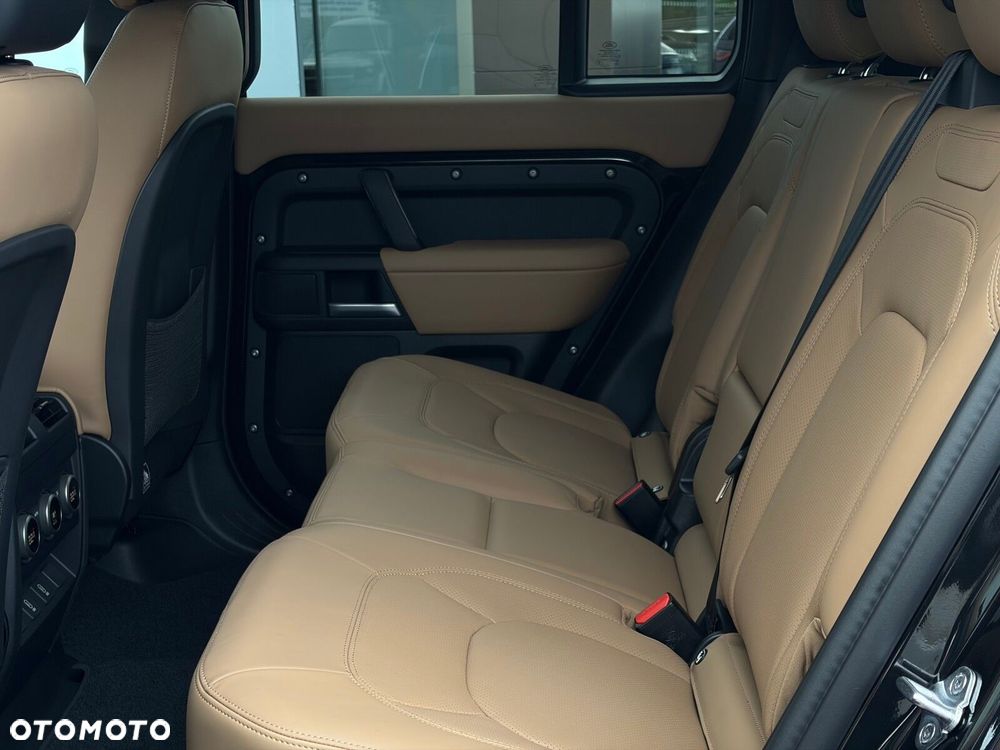 Land Rover Defender - 19