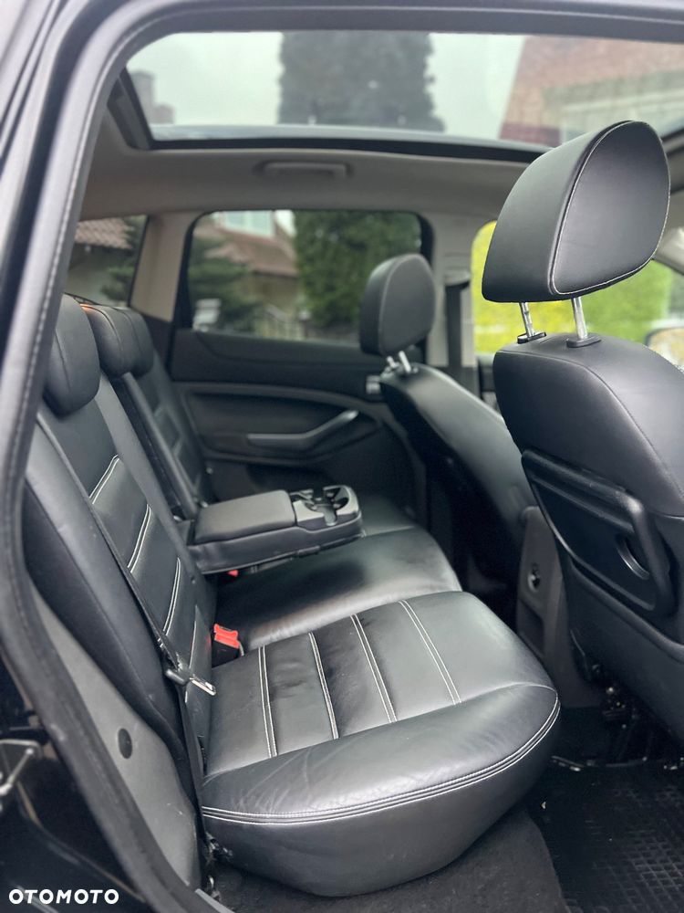 Ford Kuga 2.0 TDCi 4x4 Titanium - 33