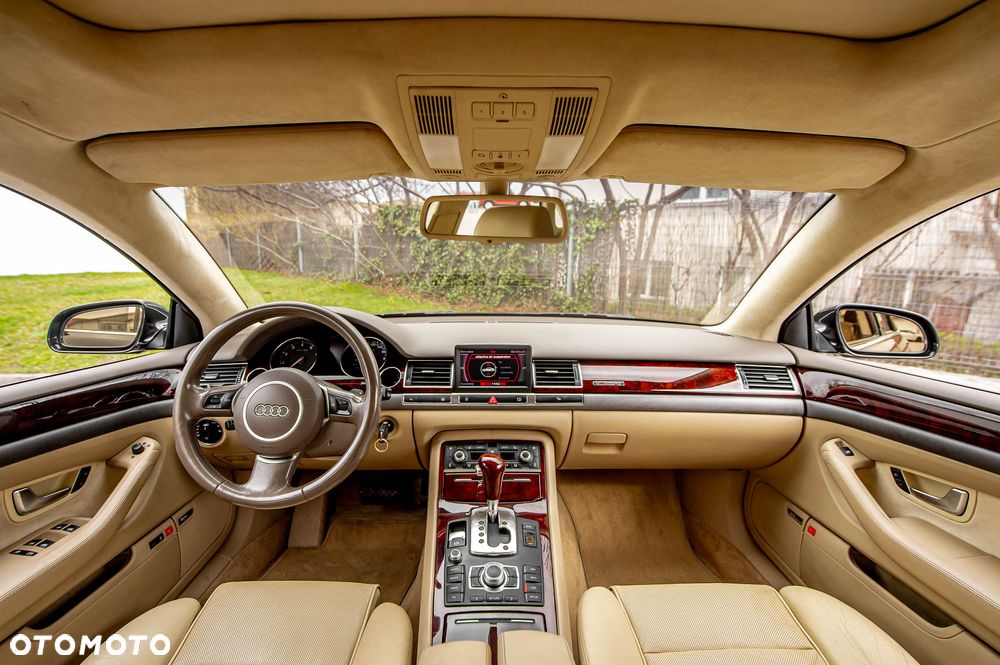 Audi A8 4.2 Quattro - 17