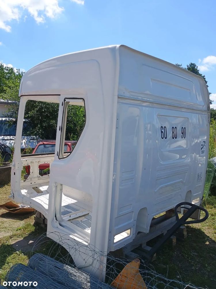 kabina SCANIA - 6