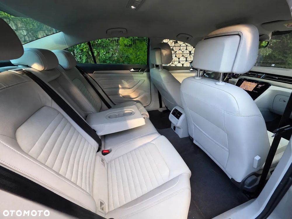 Volkswagen Passat 2.0 TSI Elegance DSG - 14