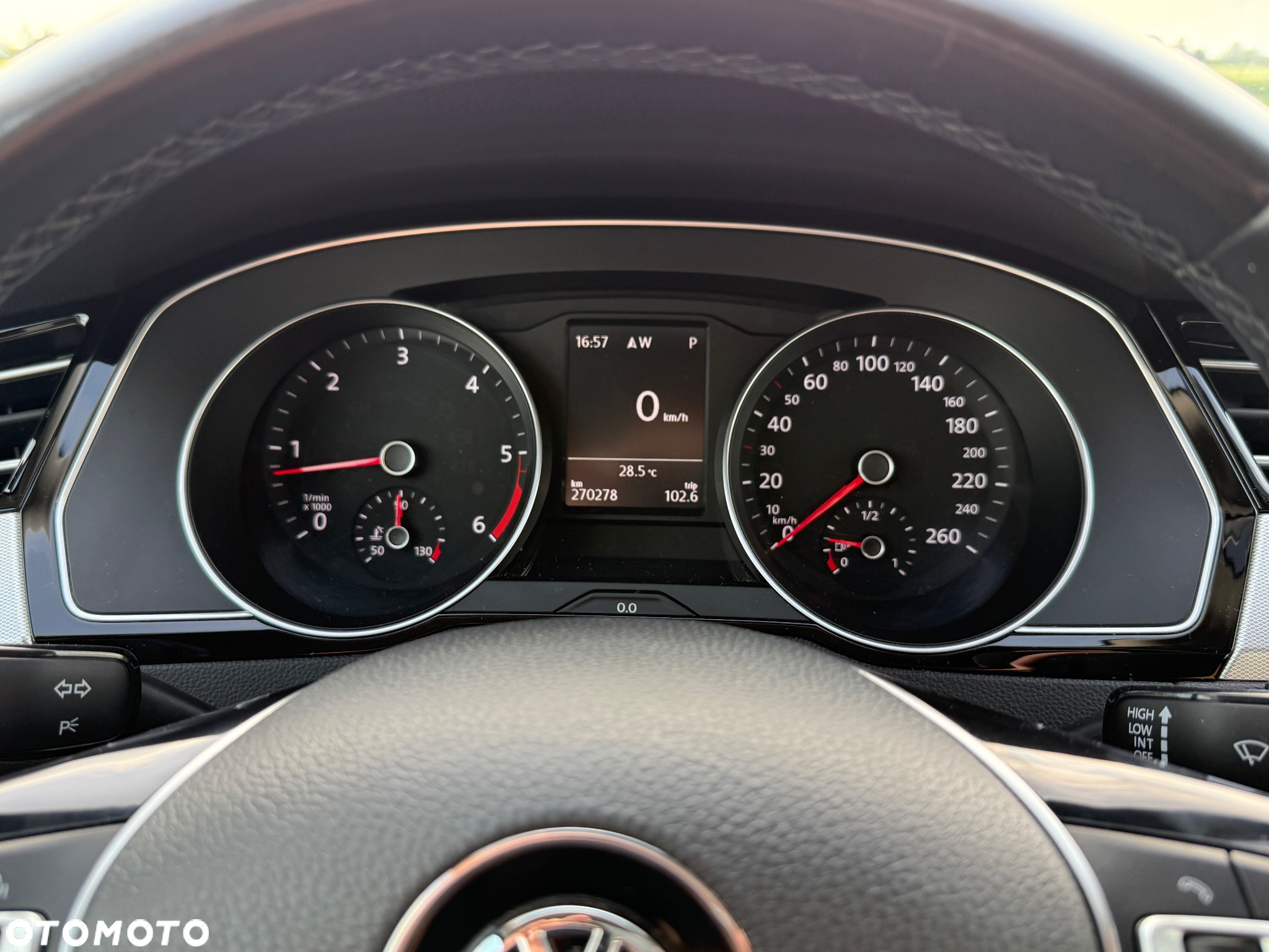 Volkswagen Passat Variant 1.6 TDI (BlueMotion Technology) DSG Comfortline - 11