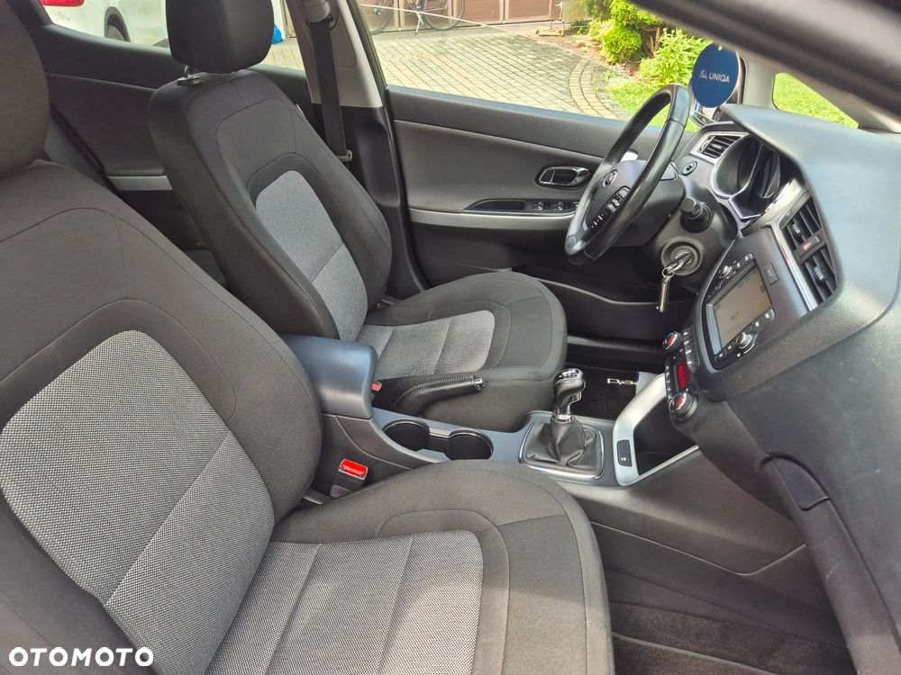 Kia Ceed 1.4 CVVT Dream-Team Edition - 14