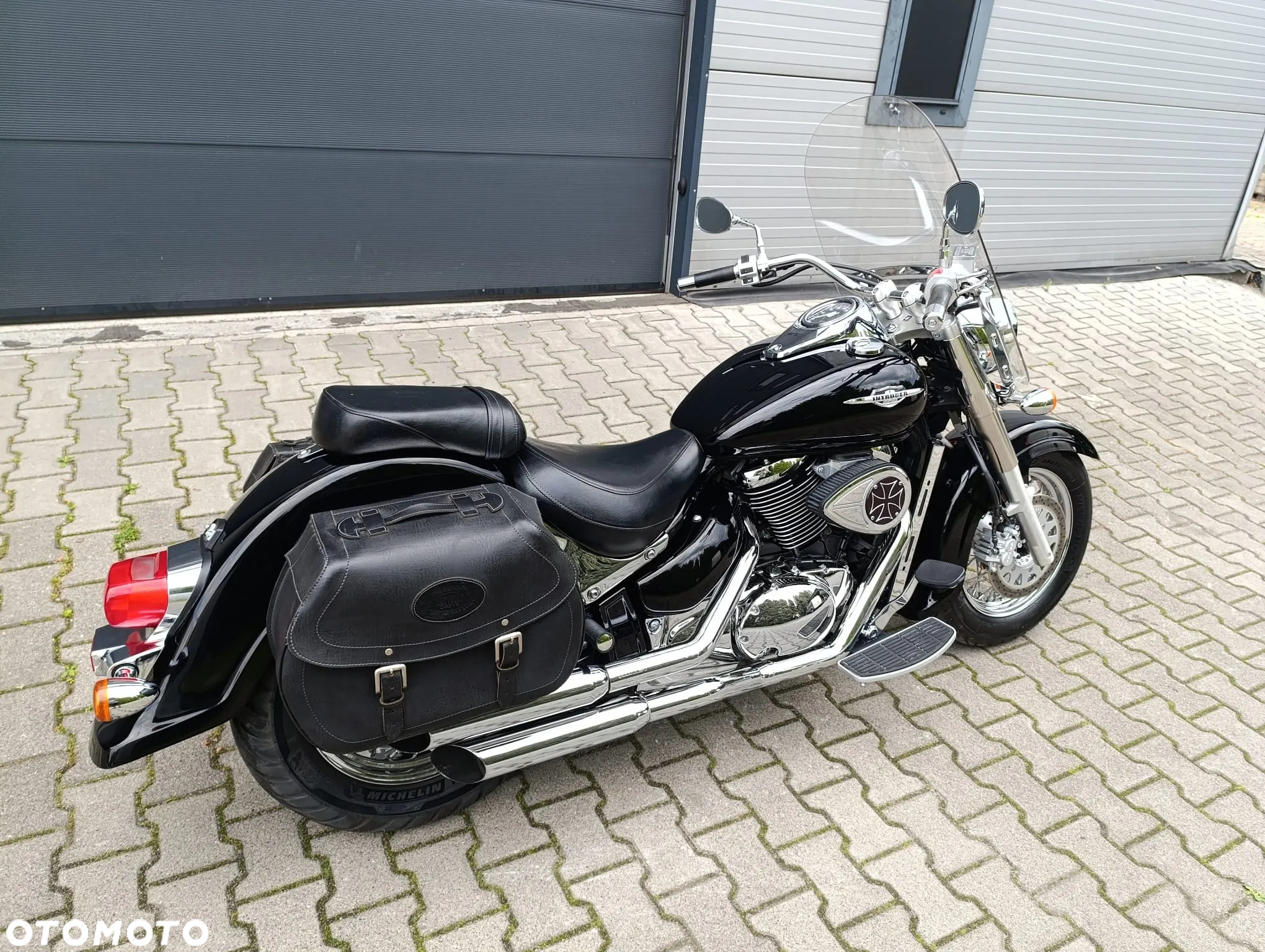 Suzuki Intruder - 3