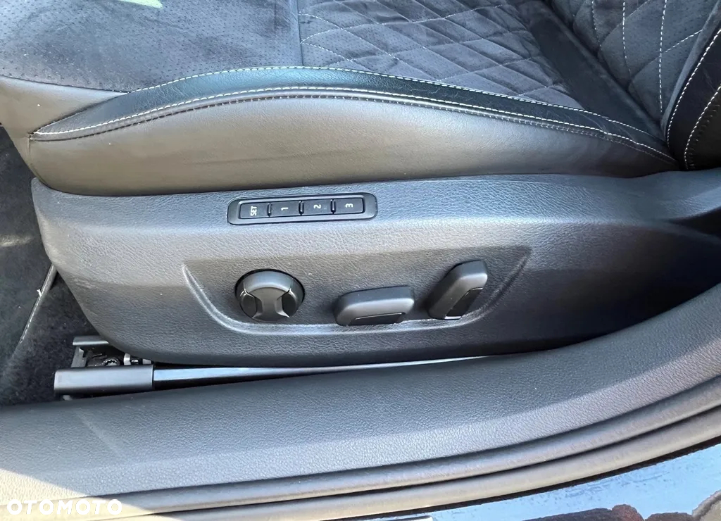 Skoda Superb 2.0 TDI SCR Sportline DSG - 27