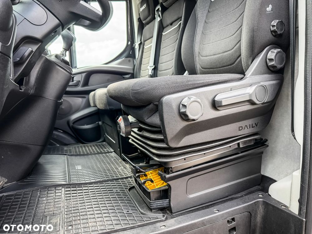 Iveco Daily 35S18HA8 V MY22 L4H3 3.0 Diesel 180 KM AT8 ZF! - 37
