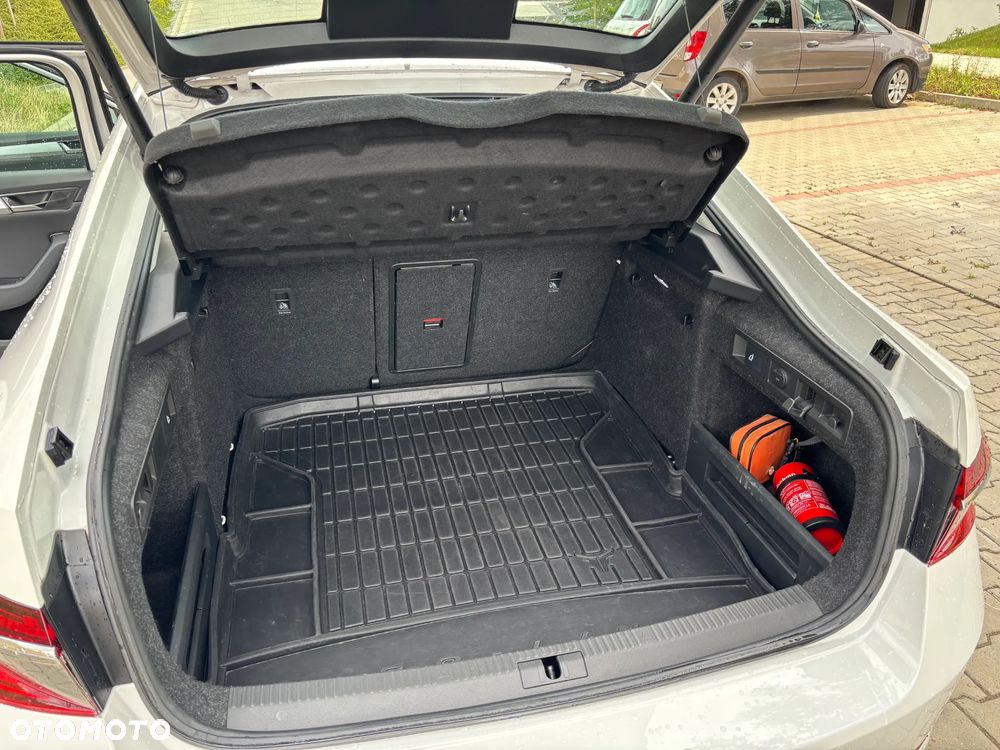 Skoda Superb 2.0 TDI SCR Ambition - 27