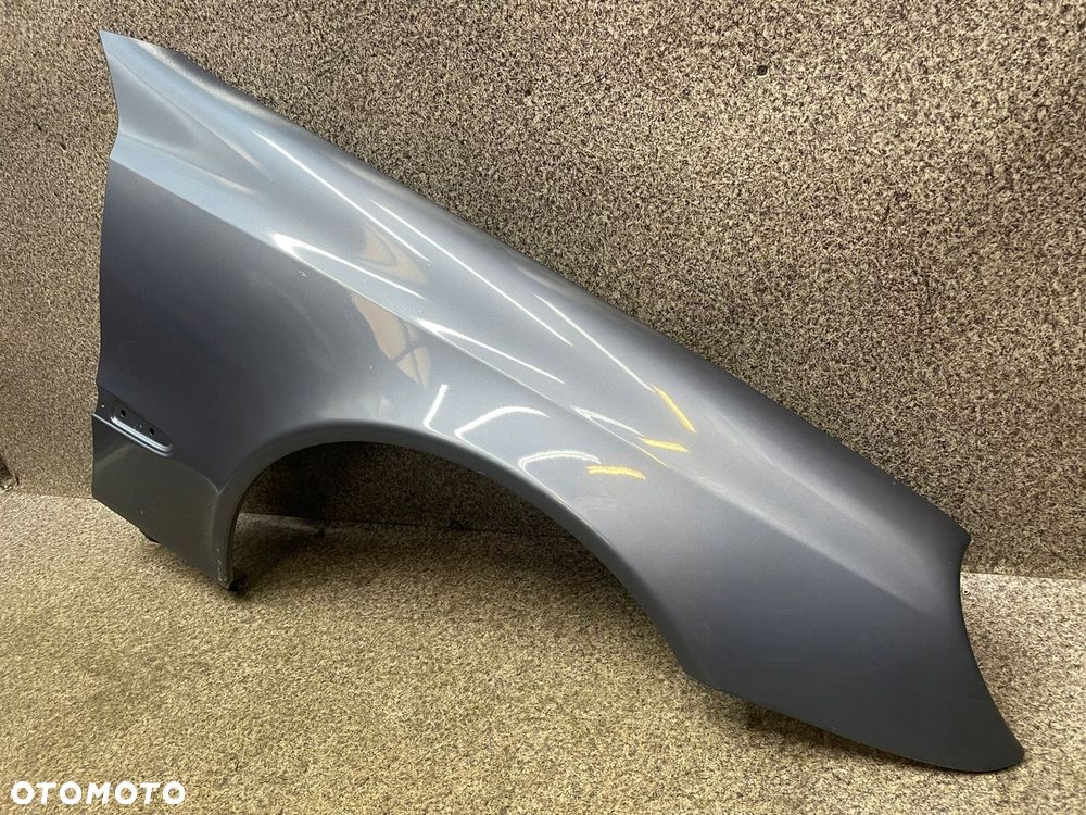 Blotnik prawy przod przedni Mercedes W211 C353 353U TEALLITE BLUE METALLIC - 4