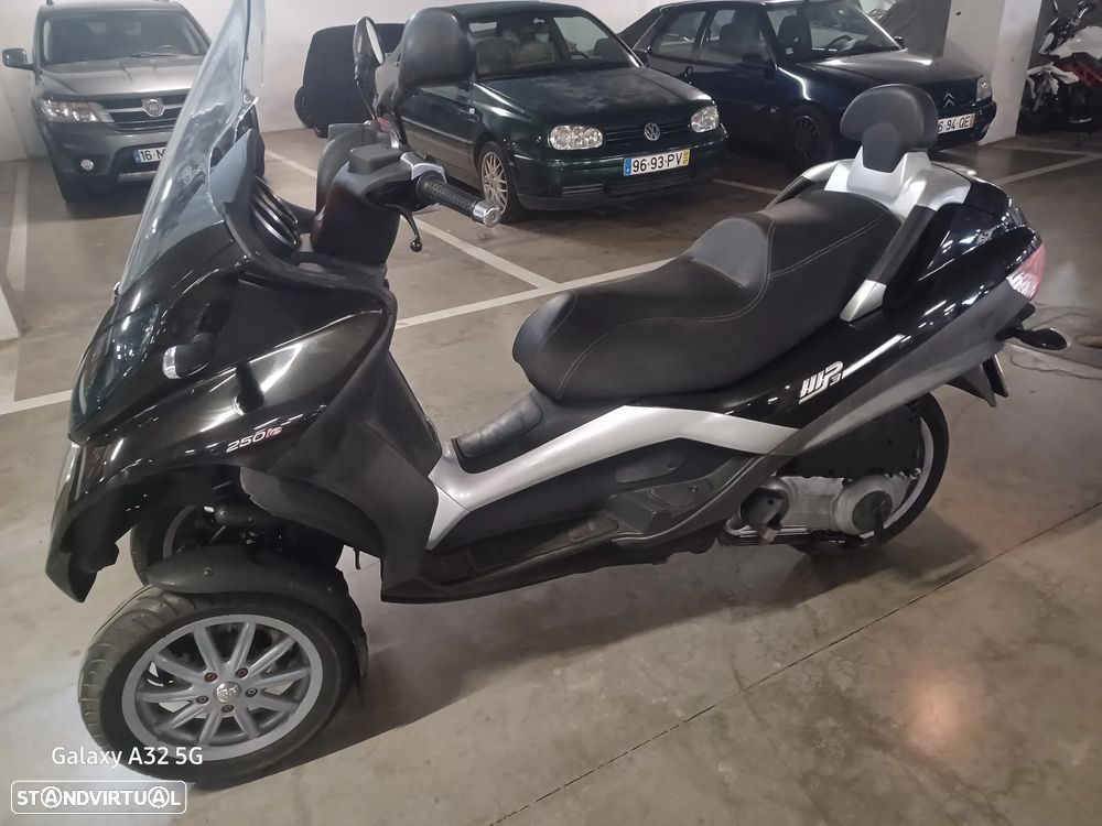Piaggio MP3 250 i - 4