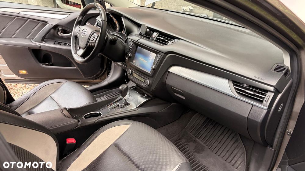 Toyota Avensis 1.8 Selection MS - 6