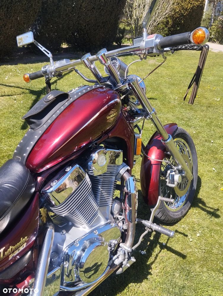 Suzuki Intruder - 3