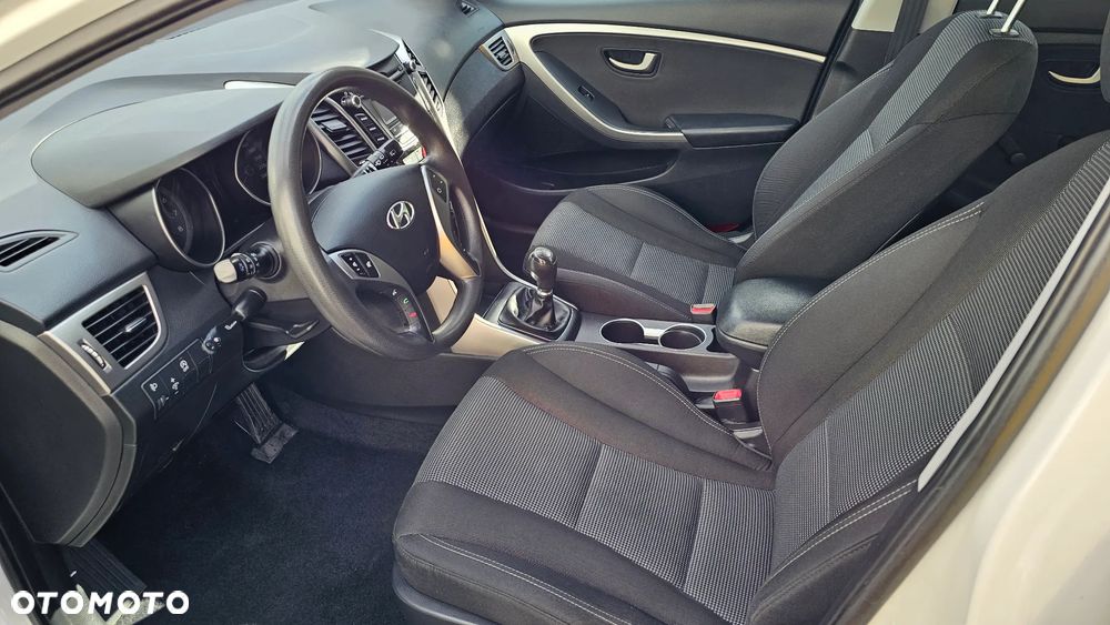 Hyundai i30 1.4 Premium - 17