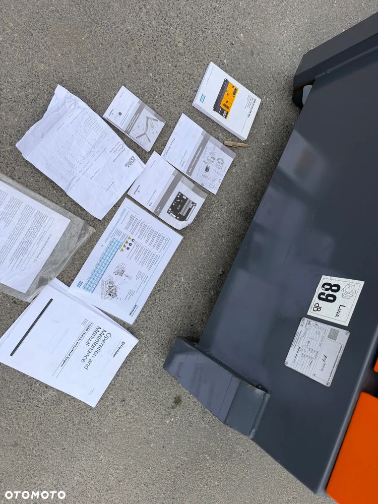Atlas Copco QAS 60 ST3 Agregat Prądotwórczy Wyciszony GENERATOR 60 KW 2018r. JAK NOWY z Norwegii 5474 mtg Silnik PERKINS 4 cylindry. Prądnica Leroy-Somer. Maszyna działa wzorowo! Nie posiada ani deka zniszczeń! Pochodzi z Upadłośći Norweskiej. Okazja pełny ORYGINAŁ. Maszyna po serwisach w autoryzowanym oddziale. Kolejny serwis dopiero za 2 tysiące mtg. Agregat Gotowy do pracy!! - 21