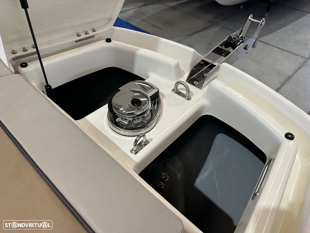 Quicksilver Activ 755 Sundeck - 16