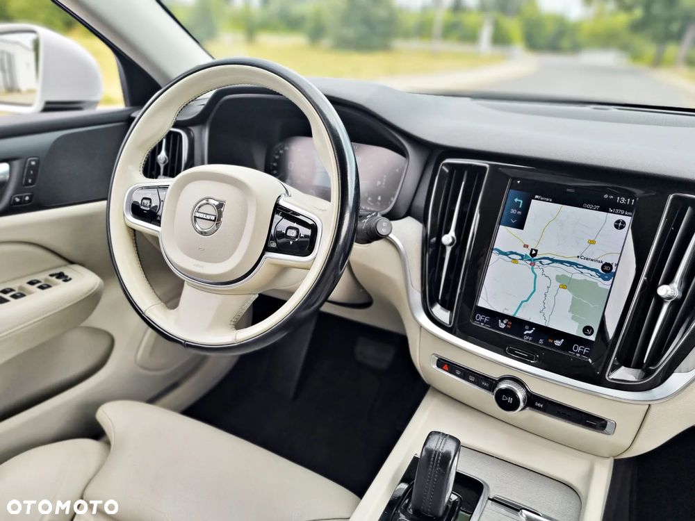 Volvo V60 Cross Country B4 D AWD Geartronic Pro - 4