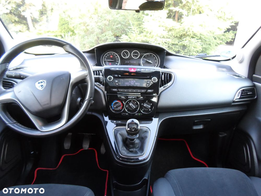 Lancia Ypsilon Y 0.9 TwinAir Turbo 8V Platinum - 21