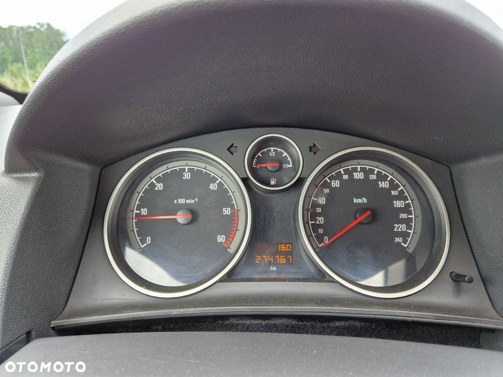 Opel Astra 1.9 CDTI Sport - 11