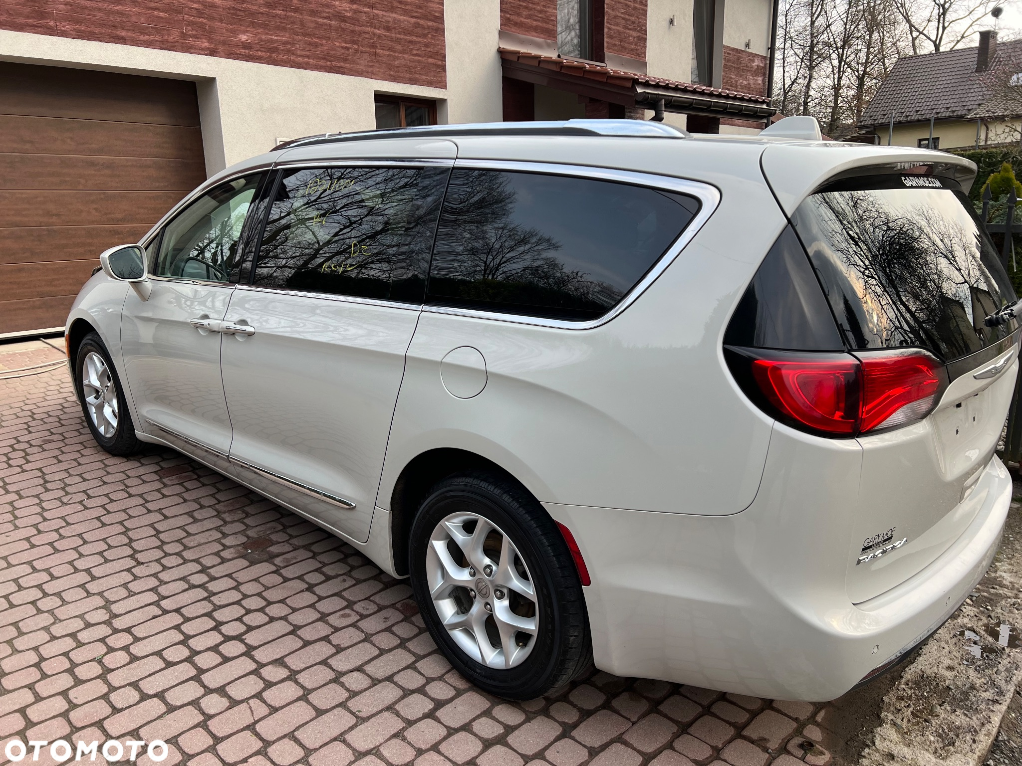 Chrysler Pacifica - 6