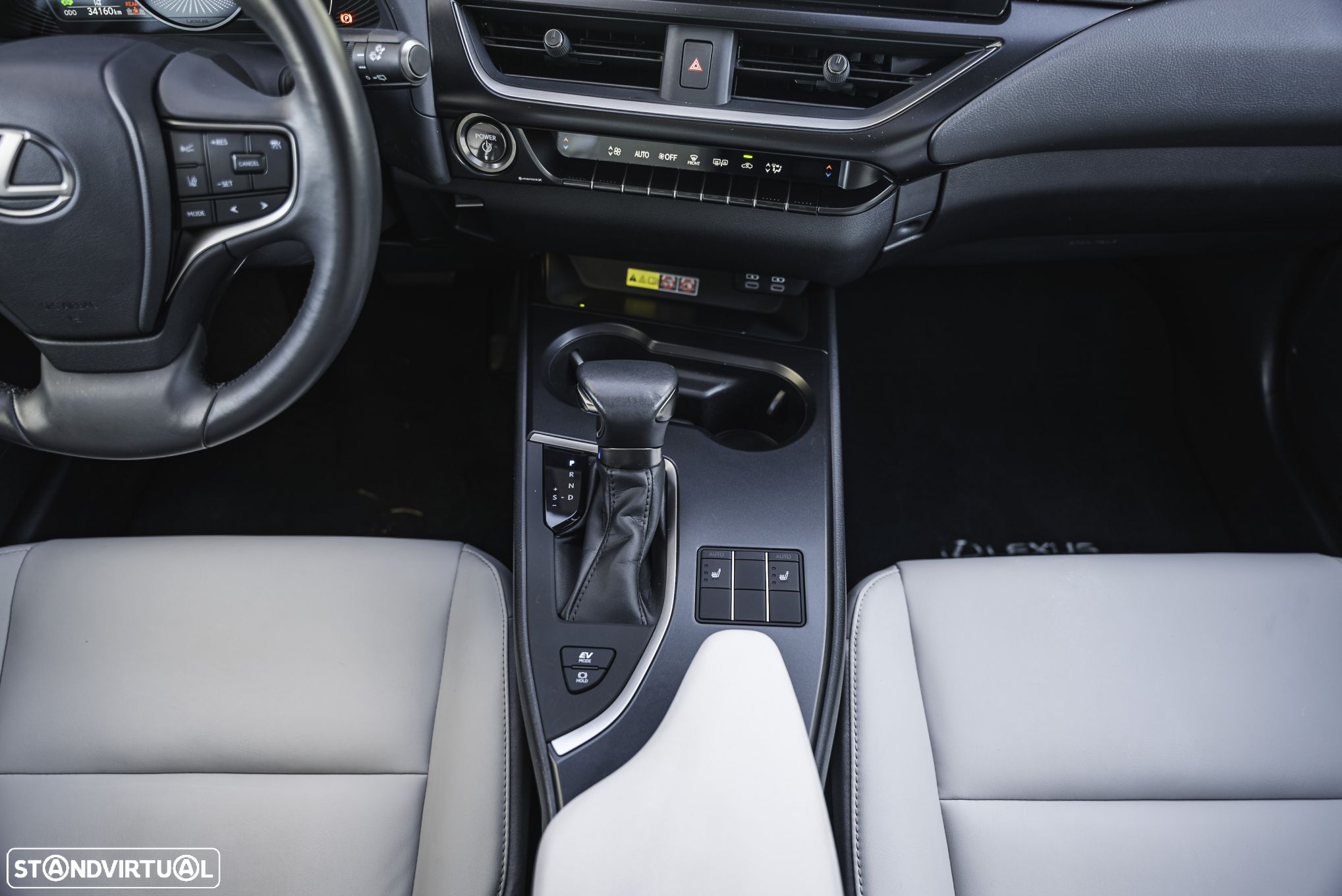Lexus ux-250h - 34