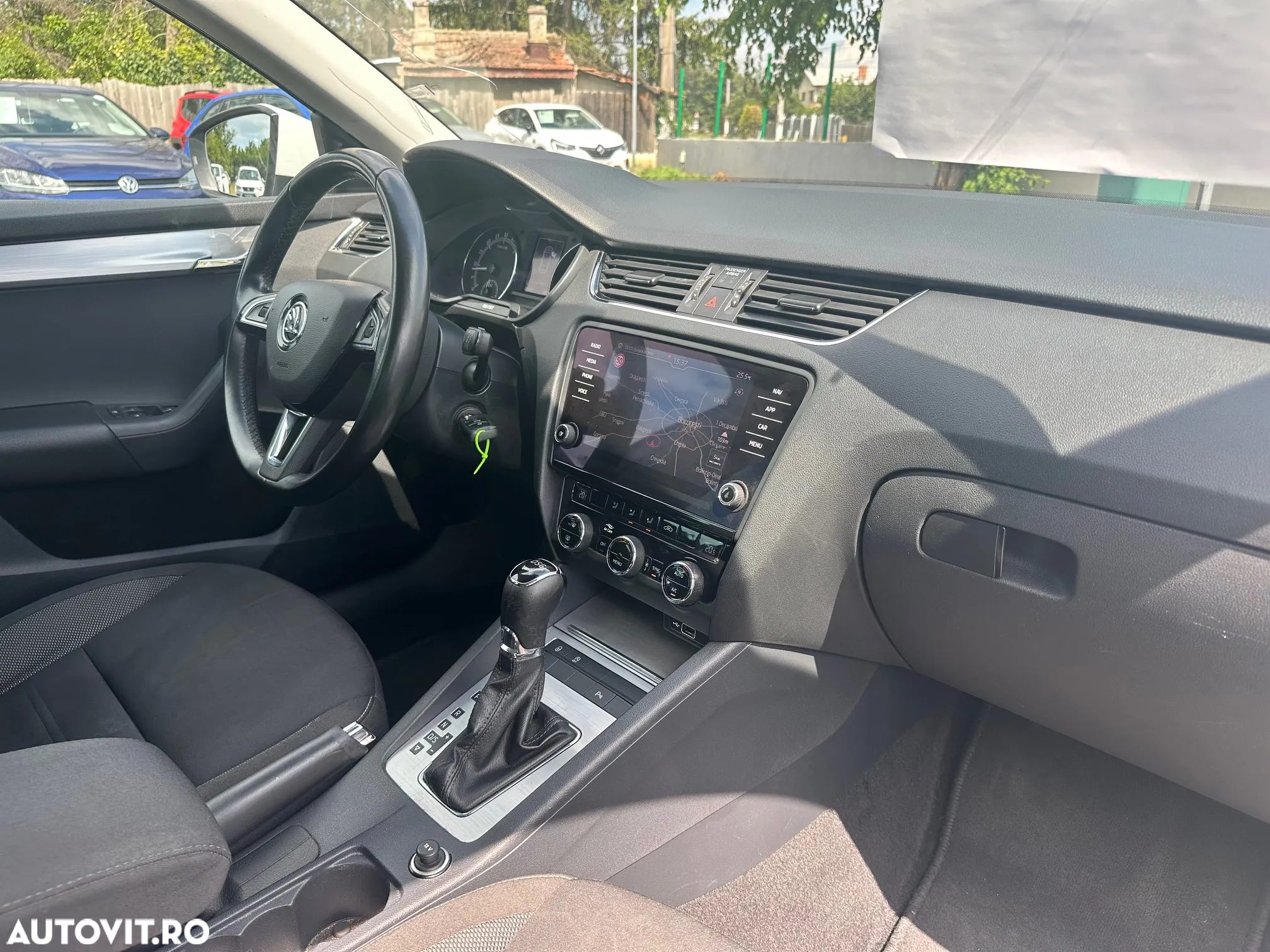 Skoda Octavia Combi 1.6 TDI DSG Style - 6