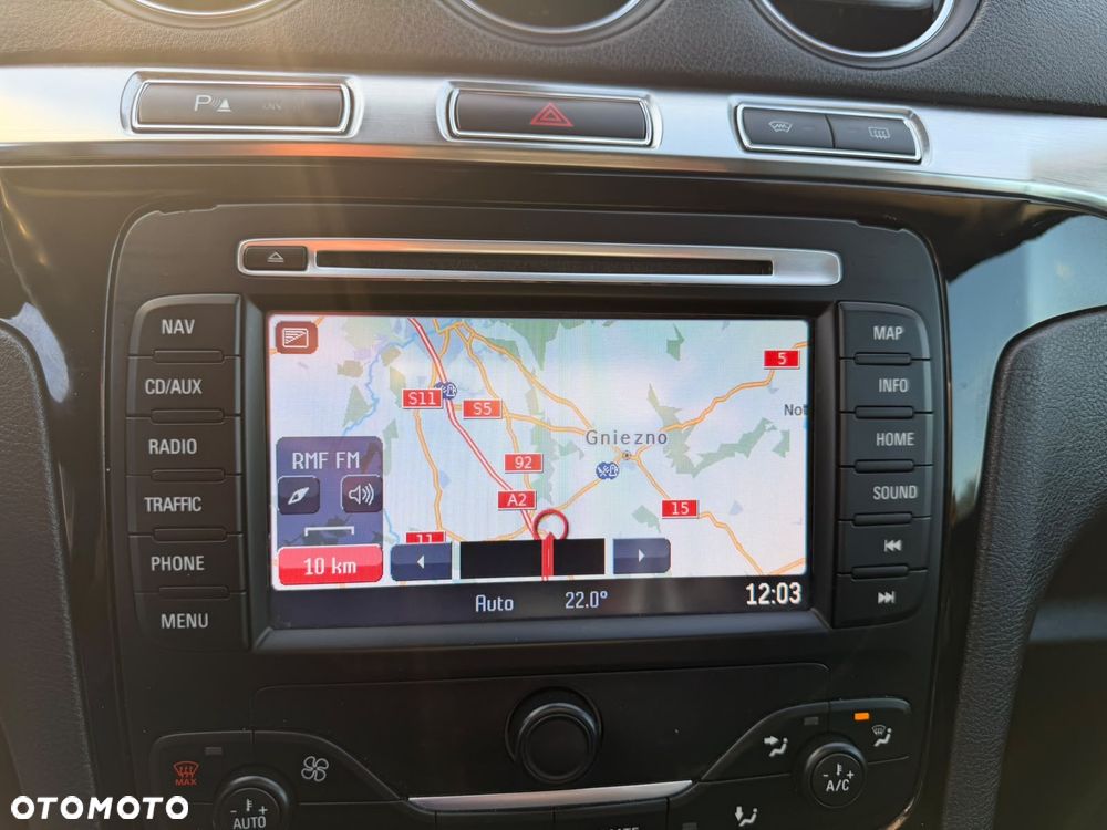 Ford S-Max - 17