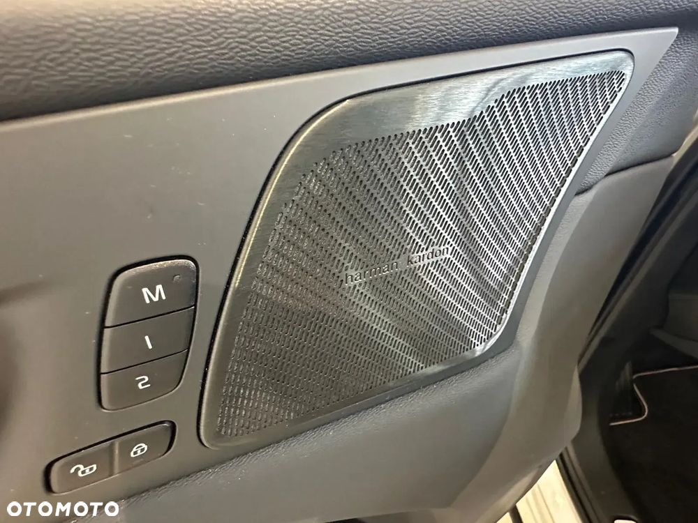 Volvo XC 60 T8 Plug-In Hybrid AWD Polestar Engineered - 11