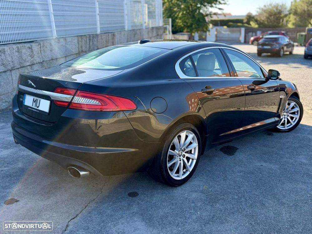 Jaguar XF 2.2 D Premium Luxury - 4