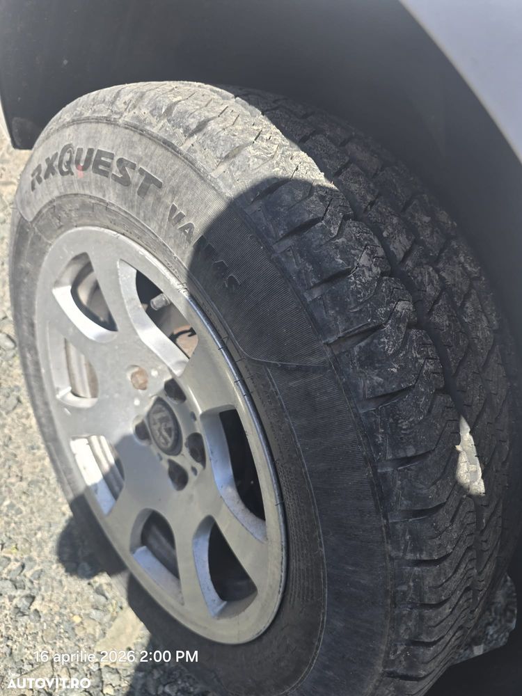 Volkswagen Caravelle - 11