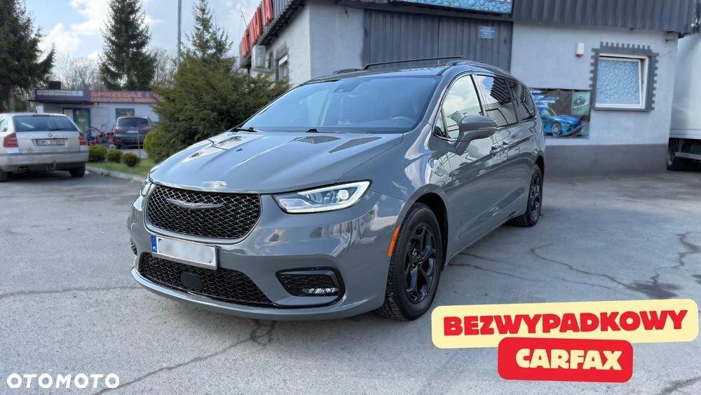 Chrysler Pacifica - 2